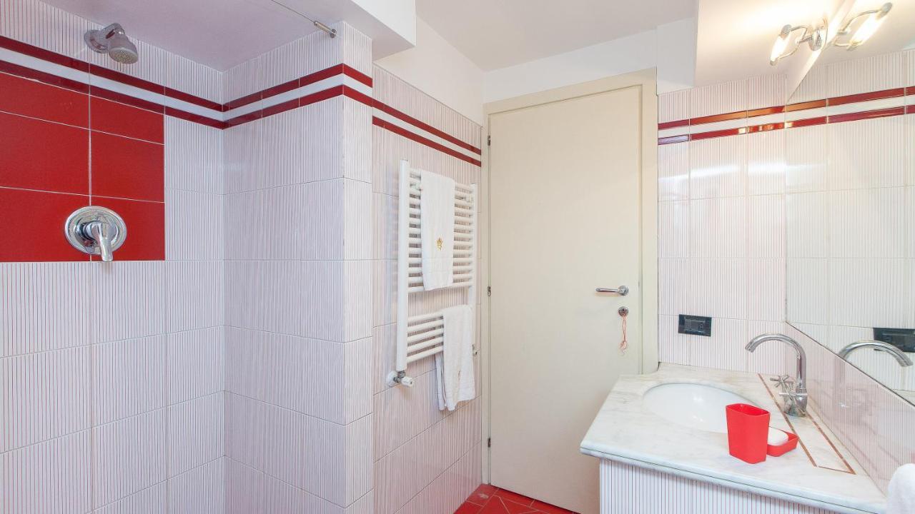 Trevi Colour- Rental In Rome Extérieur photo